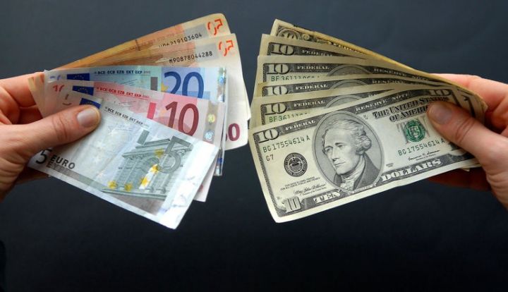 Banklarda Dollar və Avronun alış-satış qiymətləri