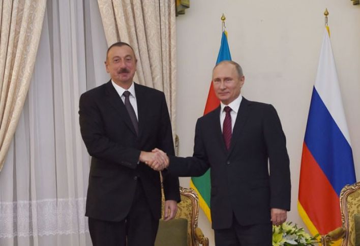 Əliyev və Putin görüşüb