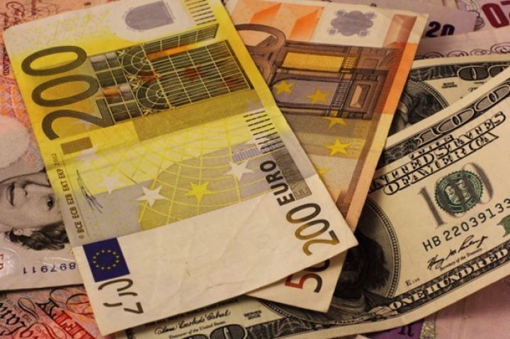 "Avro/dollar məzənnəsi 1.30-a yüksələ bilər"
