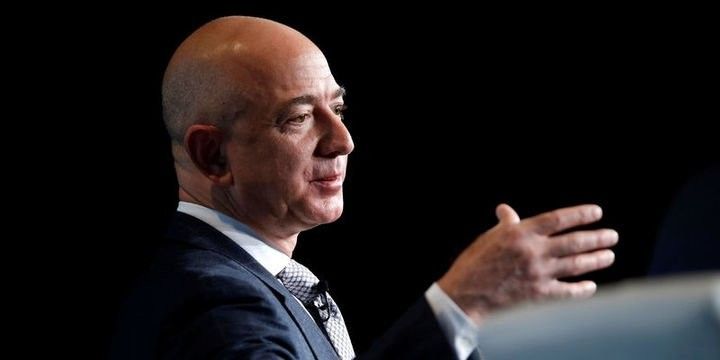 Yenidən dünyanın ən varlı adamı oldu