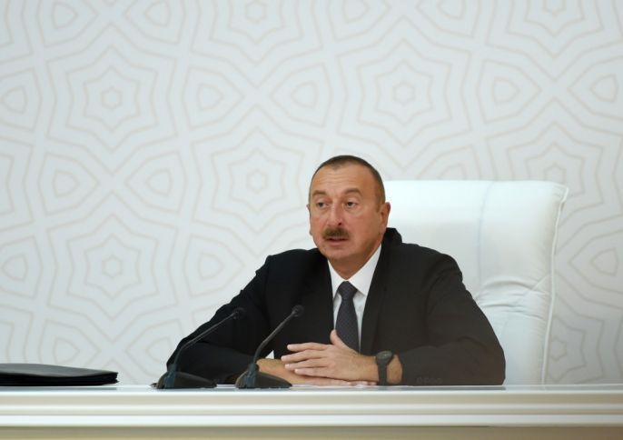 "İnsanlar şəhərlərdən kəndlərə qayıdırlar"