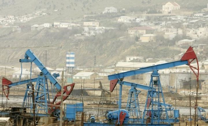 Azərbaycanda neft hasilatı 10 faizə yaxın azaldı