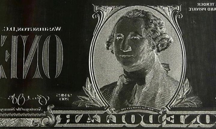 Dolların bazar ertəsinə olan rəsmi məzənnəsi açıqlandı