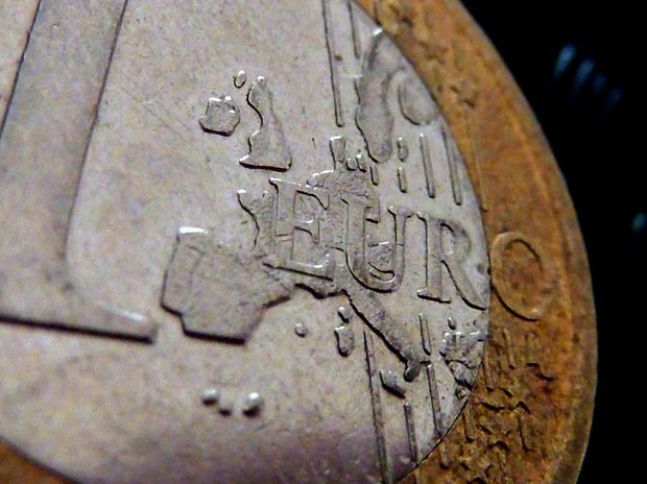Avro, Almaniyadakı seçkidən sonra dollar qarşısında ucuzlaşıb