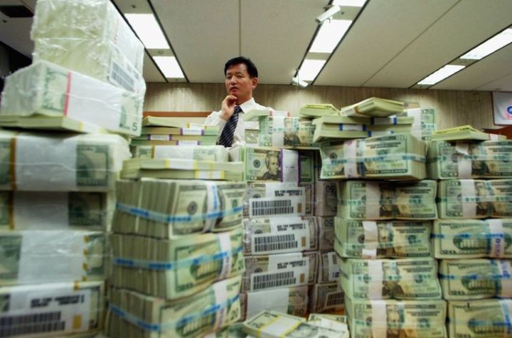 Hərracda Dollar satışı 2 dəfəyə yaxın artıb