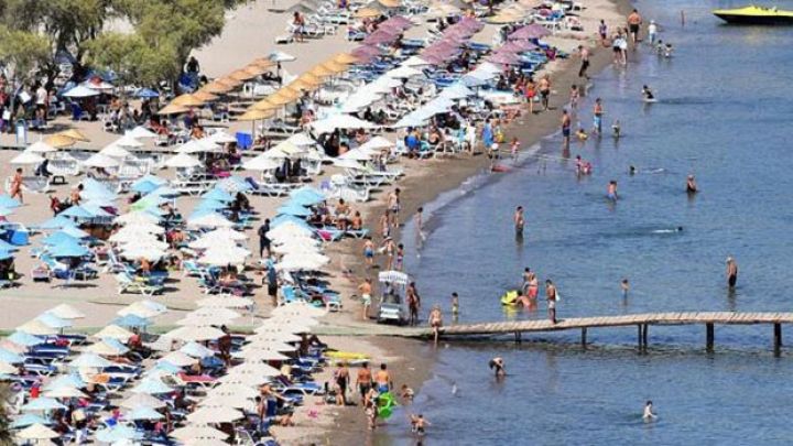 Azərbaycanlılar xaricdə bu il 1,3 milyard dollar xərcləyiblər