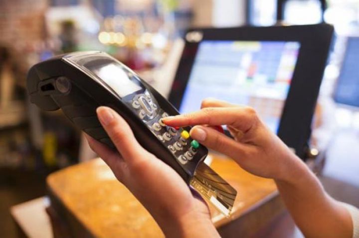 POS-terminallar ilə nağdsız ödənişlər artıb