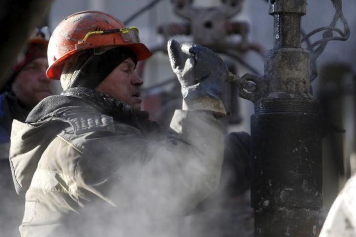 OPEC-ABŞ "müharibəsi" neft qiymətlərini 60-75 dollarda saxlayacaq