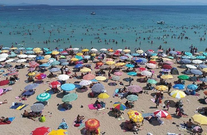 Gürcüstanın turizmdən gəliri 1 milyard dolları ötüb