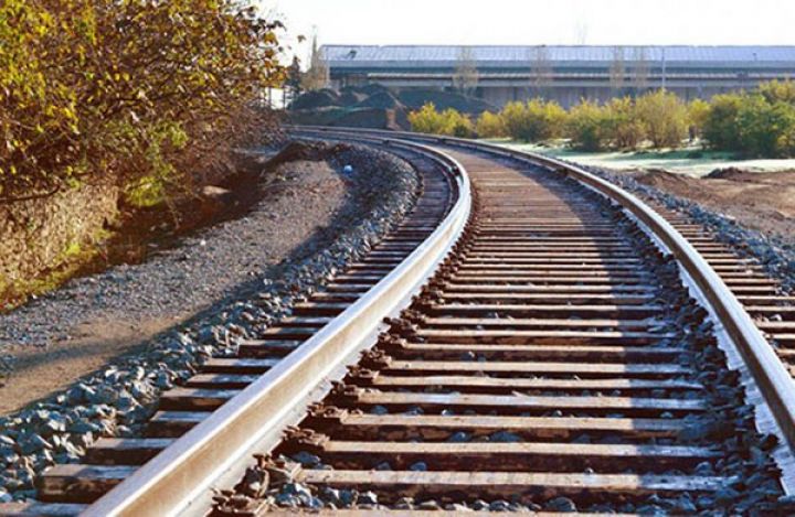 Bakı-Sumqayıt dəmir yolu xətti avtomobil yolu ilə kəsişməyəcək