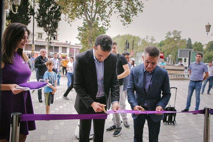 "Azercell" Gəncədə yeni Eksklüziv mağazasını açdı