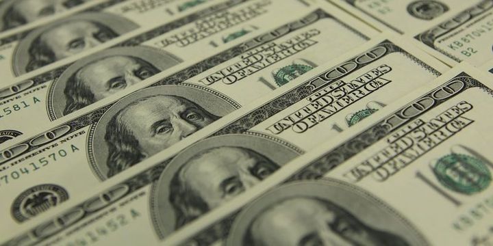 Rusiya iqtisadiyyatını dollarsızlaşdırmağa davam edir