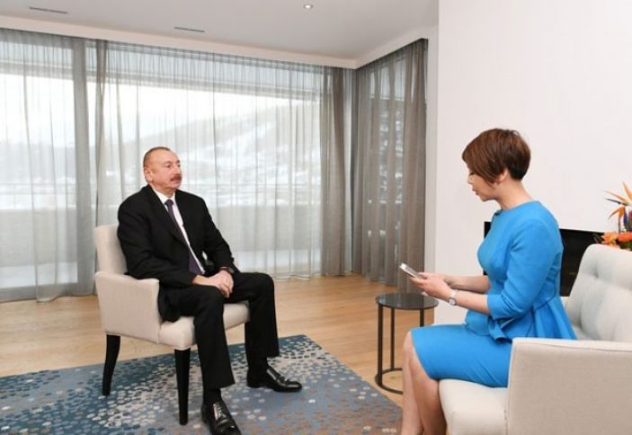 İlham Əliyev Davosda Çin və Rusiya televiziyalarına müsahibə verib
