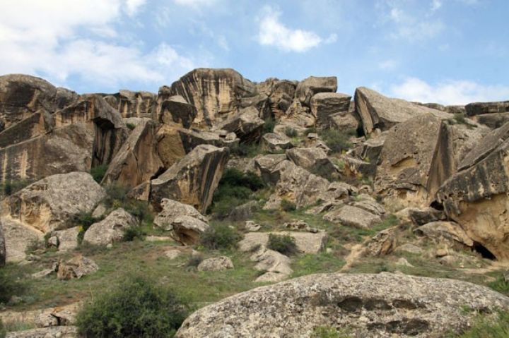 Ötən il Qobustan qoruğunu ziyarət edən xaricilərin sayı açıqlanıb