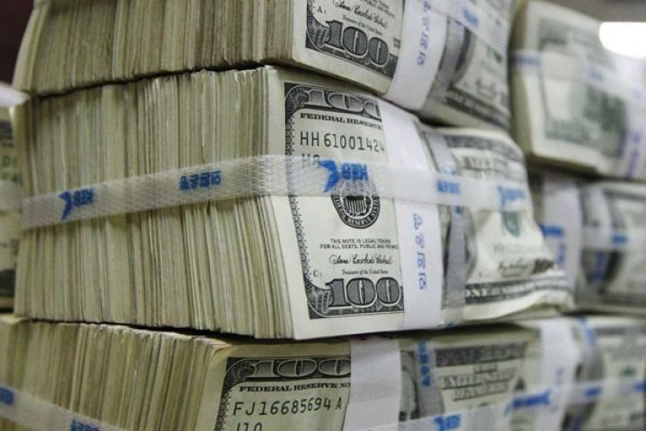Dolların bazar ertəsinə olan rəsmi məzənnəsi açıqlandı