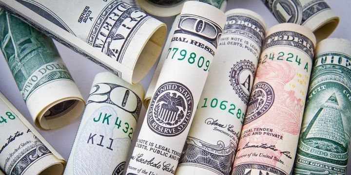 Banklarda Dollar və Avronun alış-satış qiymətləri