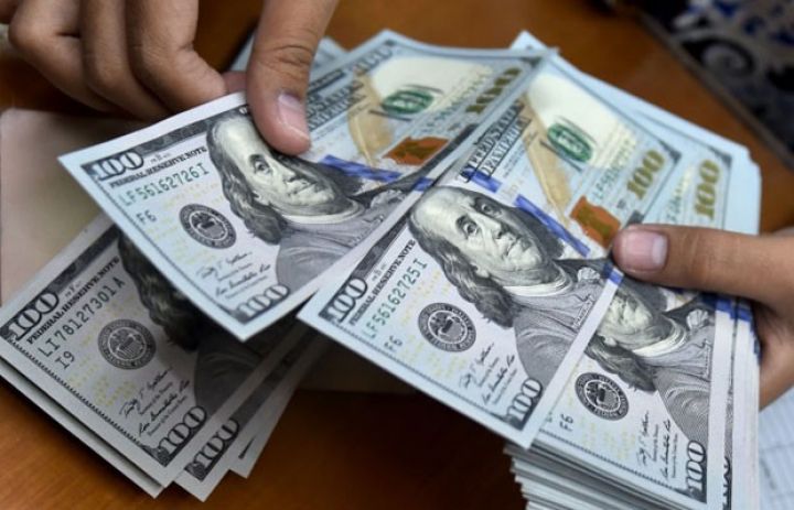 Dolların sabaha olan rəsmi məzənnəsi açıqlandı