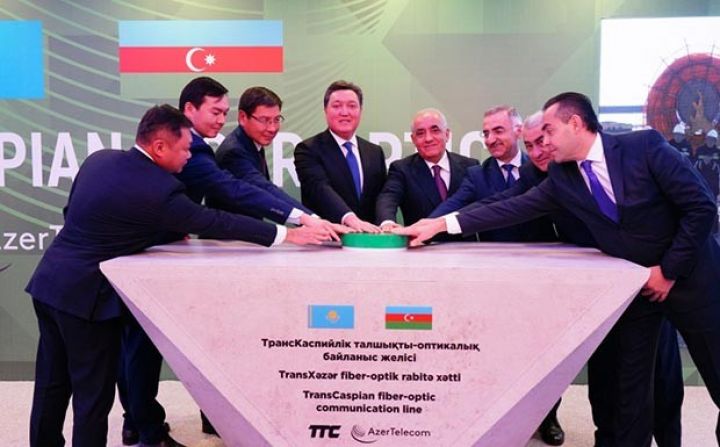 Azərbaycan və Qazaxıstan arasında fiber-optik xəttinin təməli qoyuldu