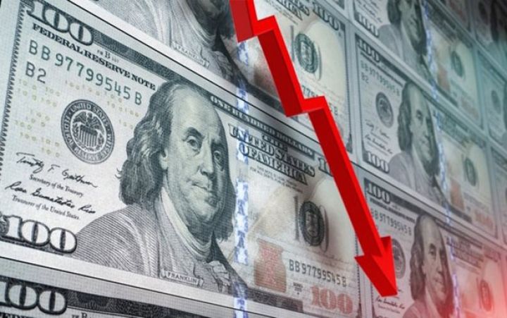 Gürcüstanın valyuta ehtiyatları son bir ayda 2,5% azalıb