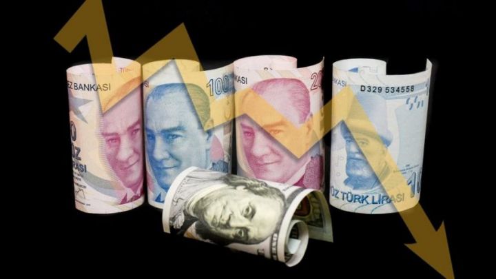 Kəsirin artdığı açıqlandı, Türk Lirəsi 1%-dən çox dəyərdən düşdü