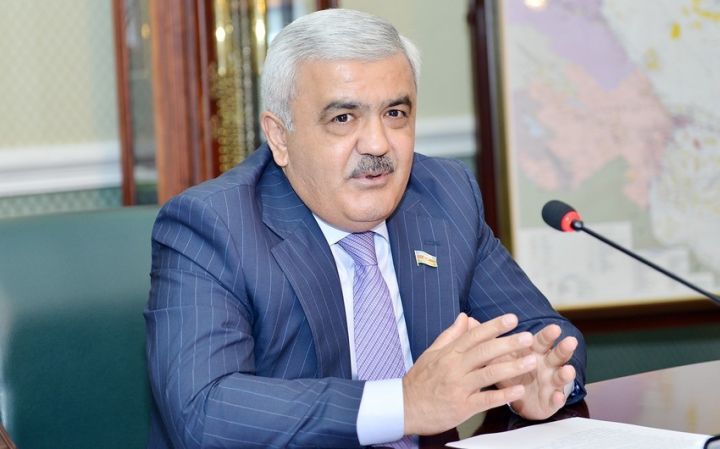 Rövnəq Abdullayevə yeni vəzifələr verildi