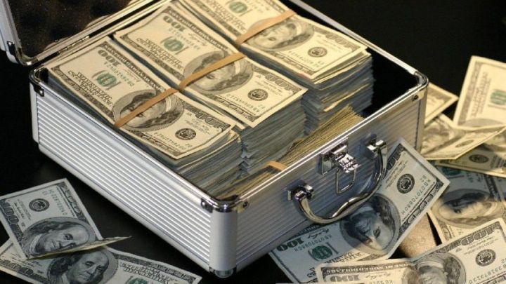Dolların sabaha olan rəsmi məzənnəsi açıqlandı