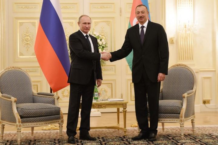 İlham Əliyev Vladimir Putinə  zəng edib