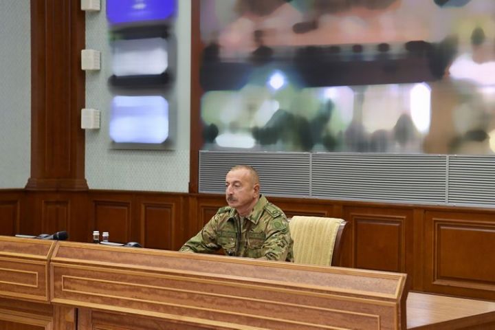 Prezident operativ müşavirə keçirdi