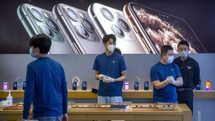 Apple "virus" səbəbilə gəlir hədəfinə çata bilməyəcəyini açıqladı