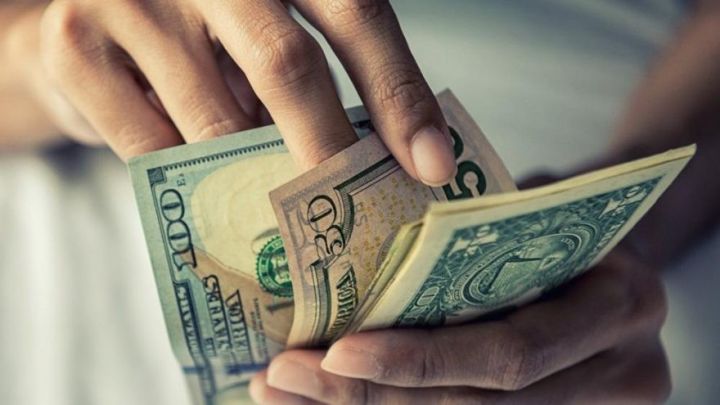 ABŞ dolları qarşısında ən çox ucuzlaşan və bahalaşan pul vahidləri