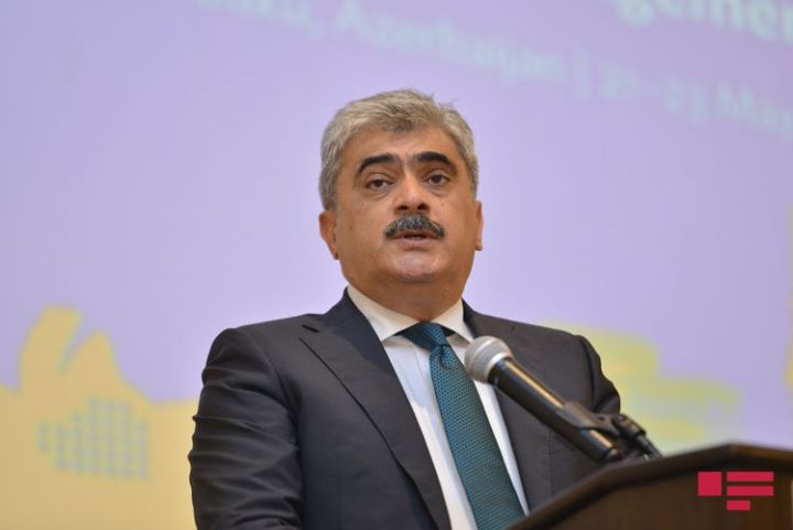 "Büdcədə 500 milyon manatlıq profisit yaranıb"