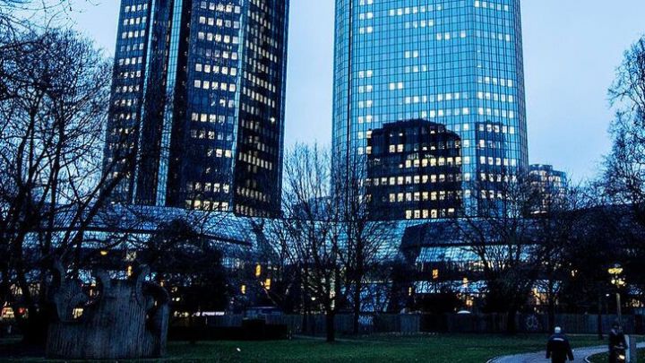 Almaniyanın böyük bankından 7 ilin ən yüksək mənfəət rəqəmi