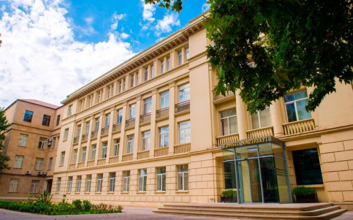 Təhsil nazirinin müşaviri işdən çıxarılıb, yeni vəzifəyə təyin olunub