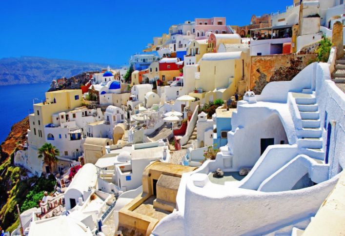 Yunanıstan xarici turistlərə qoyulan bütün məhdudiyyətləri ləğv edib