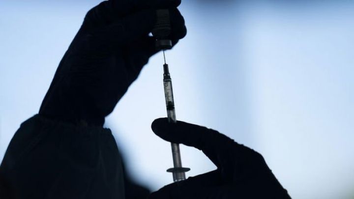 İlk nəticələrə görə Pfizer-BioNTech peyvəndi "Omikron"dan qismən müdafiə təmin edir