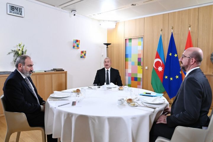 Şarl Mişel üçtərəfli görüşün yekunu ilə bağlı bəyanat yayıb