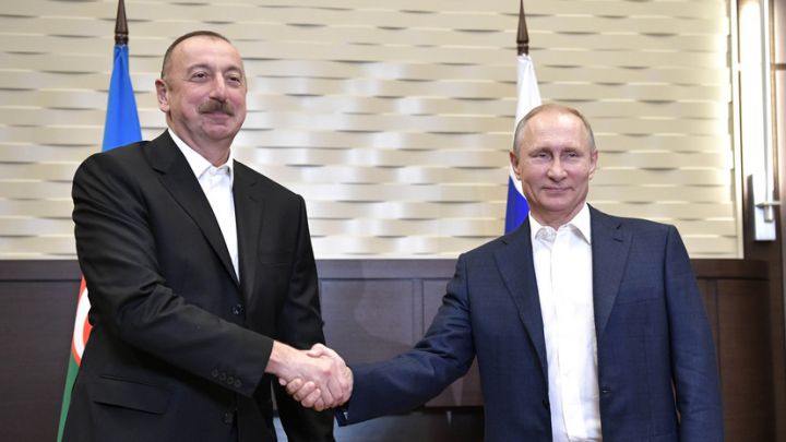 Putin Əliyevi 60 illik yubileyi münasibətilə təbrik etdi