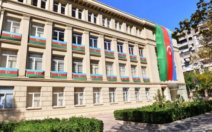 Yuxarı siniflər və universitetlərdə ənənəvi tədris qismən bərpa olunur