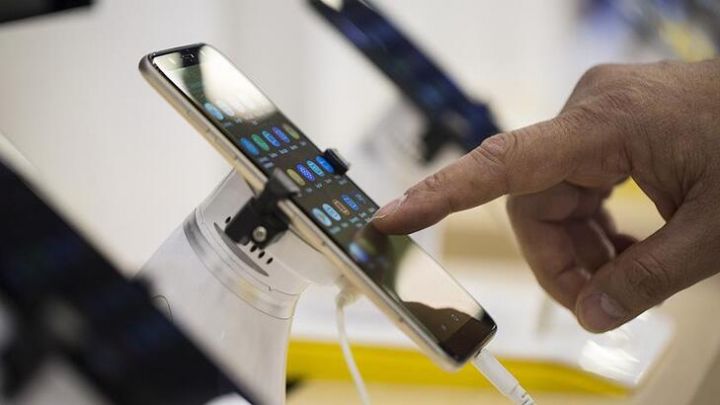 Azərbaycana mobil telefonların idxalı kəskin artıb