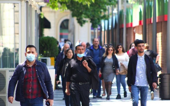 Azərbaycanda açıq havada maskadan istifadə ləğv edilir