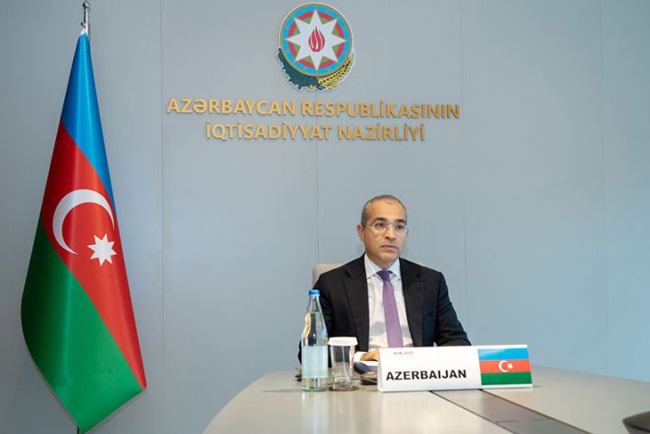 Mikayıl Cabbarov “Müdirlərin Dəyirmi Masası”nda çıxış edib