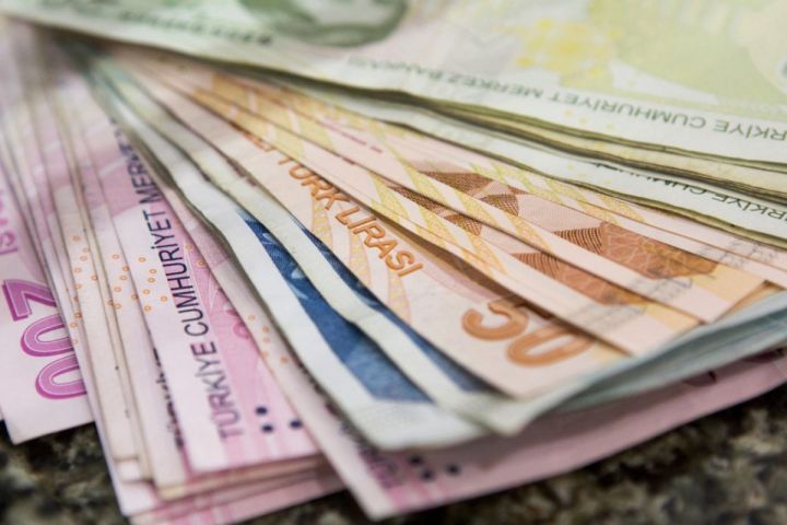 Lirənin manata qarşı məzənnəsi tarixi minimuma enib
