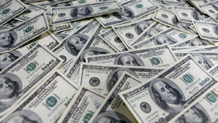 Dolların sabaha olan rəsmi məzənnəsi açıqlandı