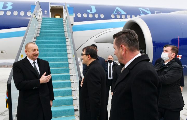 İlham Əliyevi Türkiyədə nazir və digər rəsmi şəxslər qarşılayıb