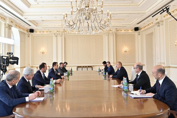 Prezident İlham Əliyev İtaliyanın xarici işlər nazirini qəbul edib