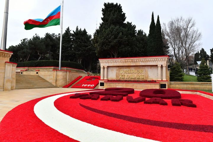 Prezident və birinci xanım Şəhidlər xiyabanını ziyarət ediblər