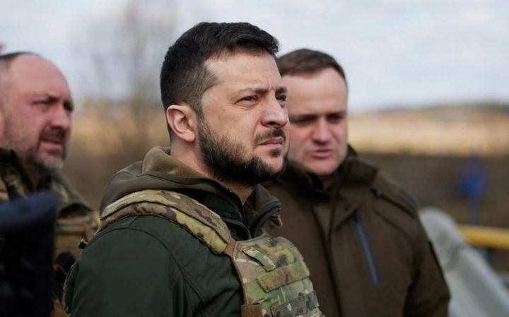 Volodimir Zelenskinin bunkerində kimlər var?