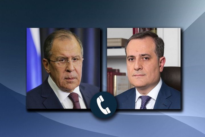 Lavrovla Bayramov arasında telefon danışığı olub