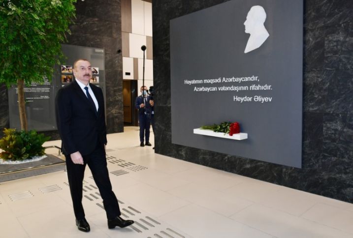 İlham Əliyev Bakıda açılışda iştirak edib