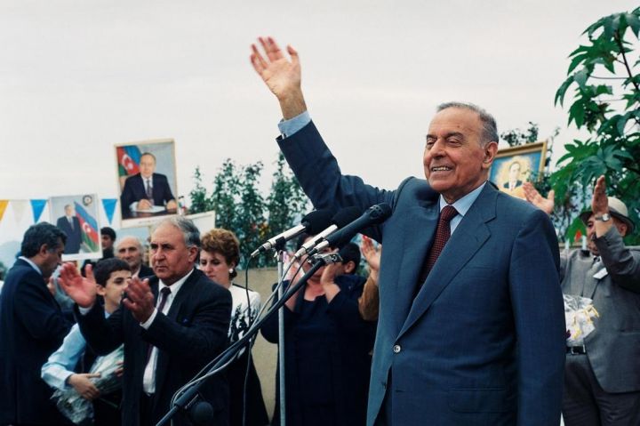 Azərbaycanda Milli Qurtuluş Günü qeyd olunur